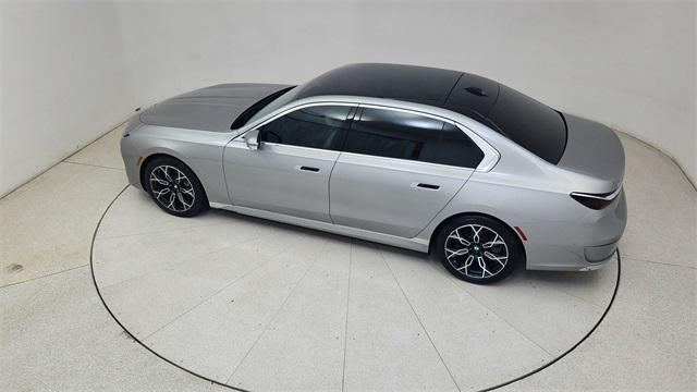 Photo of 2024 Space Silver Metallic BMW i7