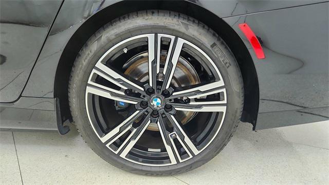 Photo of 2024 Black BMW i7