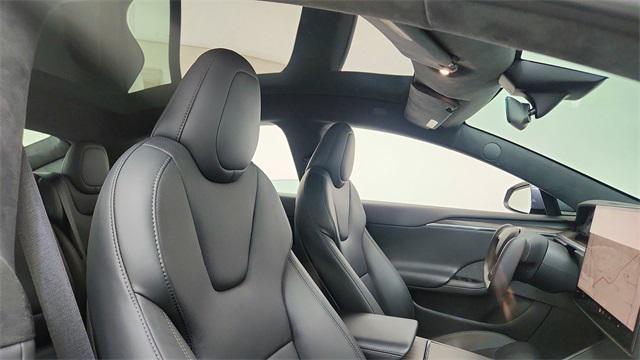 Photo of 2022 Gray Tesla Model S