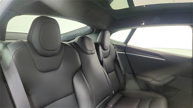 Photo of 2022 Gray Tesla Model S