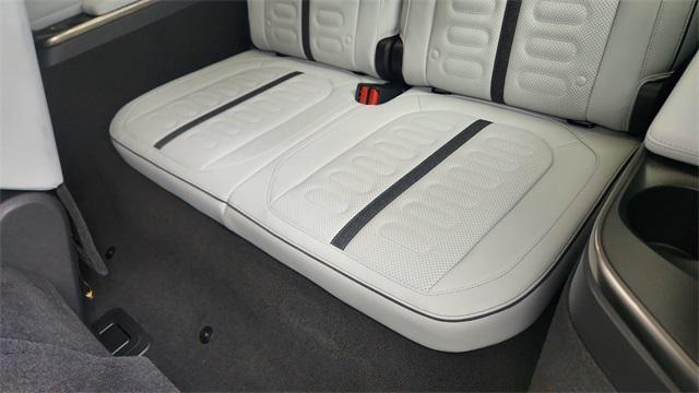 Photo of 2025 Midnight Rivian R1S