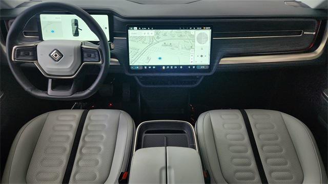 Photo of 2025 Midnight Rivian R1S