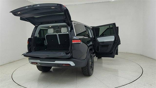 Photo of 2025 Midnight Rivian R1S