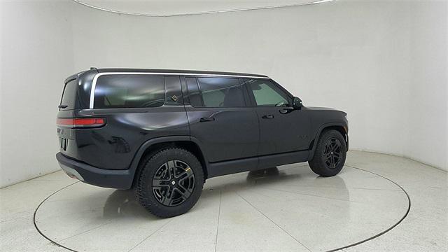 Photo of 2025 Midnight Rivian R1S