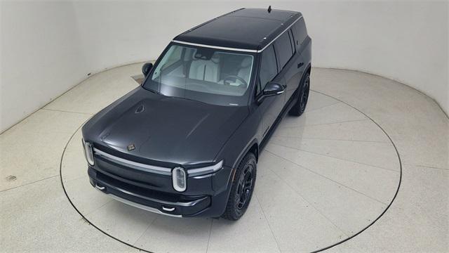 Photo of 2025 Midnight Rivian R1S