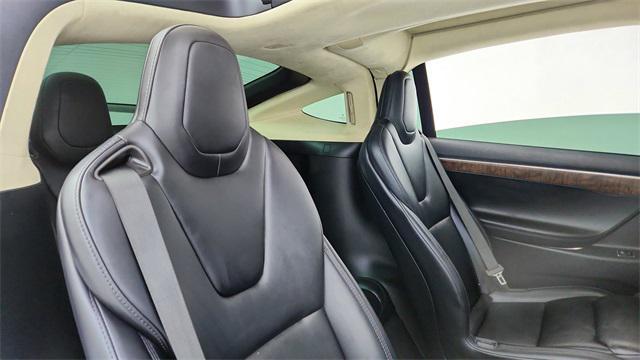 Photo of 2018 Black Tesla Model X