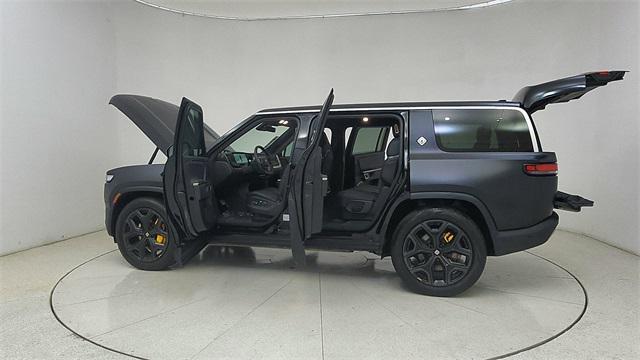 Photo of 2023 Midnight Rivian R1S