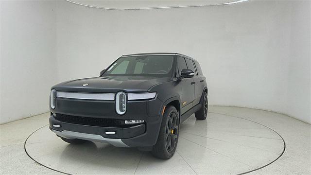 Photo of 2023 Midnight Rivian R1S