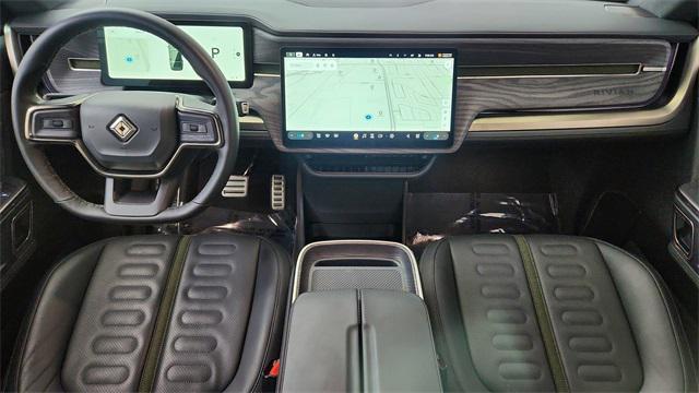 Photo of 2023 Midnight Rivian R1S