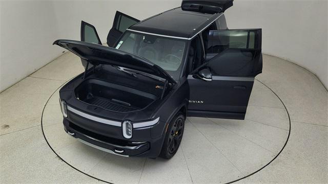 Photo of 2023 Midnight Rivian R1S
