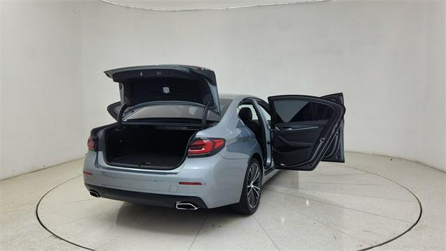 Photo of 2023 Skyscraper Gray Metallic BMW 530e