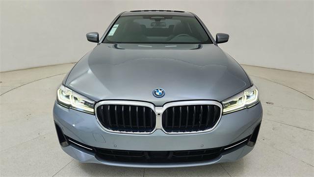 Photo of 2023 Skyscraper Gray Metallic BMW 530e
