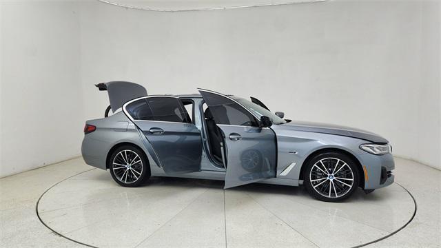 Photo of 2023 Skyscraper Gray Metallic BMW 530e