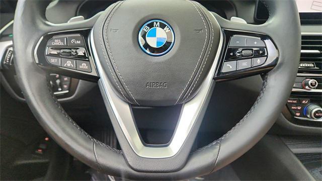 Photo of 2023 Skyscraper Gray Metallic BMW 530e