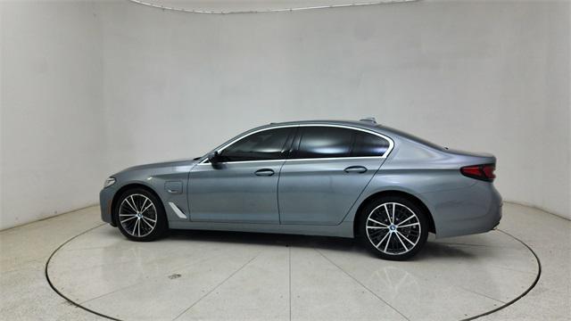 Photo of 2023 Skyscraper Gray Metallic BMW 530e