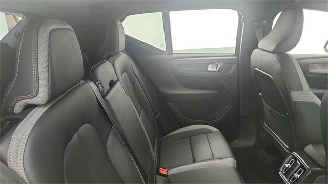 Photo of 2024 Gray Volvo XC40 Recharge Pure Electric
