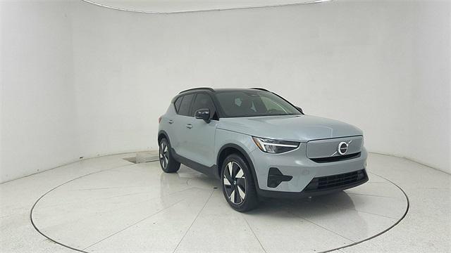 Photo of 2024 Gray Volvo XC40 Recharge Pure Electric