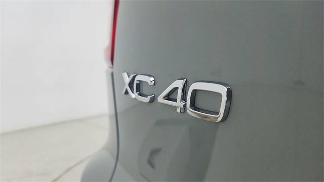 Photo of 2024 Gray Volvo XC40 Recharge Pure Electric