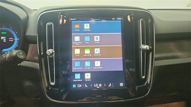 Photo of 2024 Gray Volvo XC40 Recharge Pure Electric