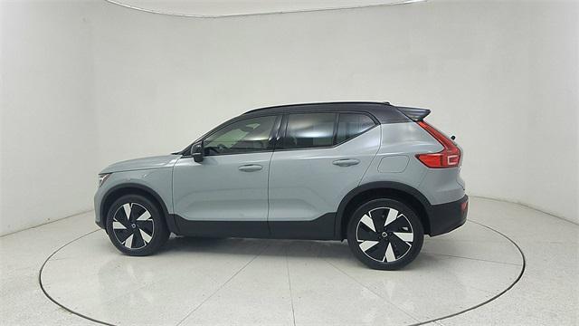 Photo of 2024 Gray Volvo XC40 Recharge Pure Electric
