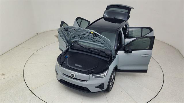 Photo of 2024 Gray Volvo XC40 Recharge Pure Electric