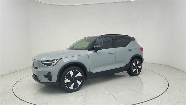 Photo of 2024 Gray Volvo XC40 Recharge Pure Electric