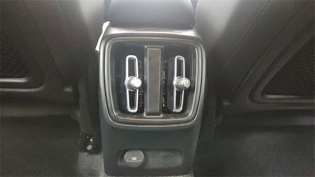 Photo of 2024 Gray Volvo XC40 Recharge Pure Electric