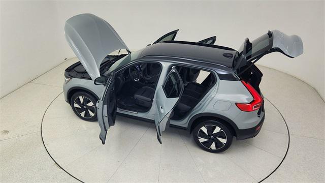 Photo of 2024 Gray Volvo XC40 Recharge Pure Electric