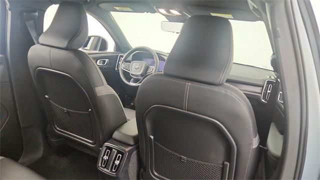 Photo of 2024 Gray Volvo XC40 Recharge Pure Electric