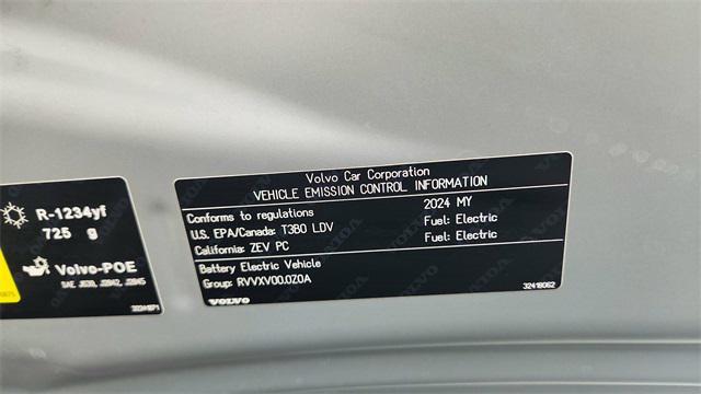 Photo of 2024 Gray Volvo XC40 Recharge Pure Electric
