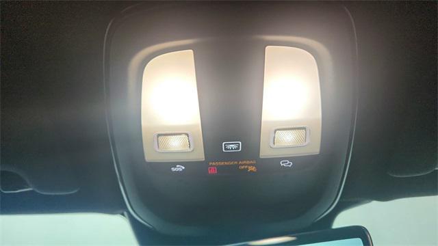 Photo of 2024 Gray Volvo XC40 Recharge Pure Electric
