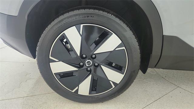 Photo of 2024 Gray Volvo XC40 Recharge Pure Electric