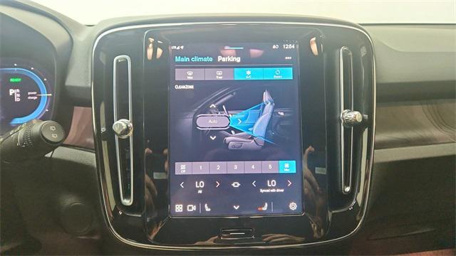 Photo of 2024 Gray Volvo XC40 Recharge Pure Electric