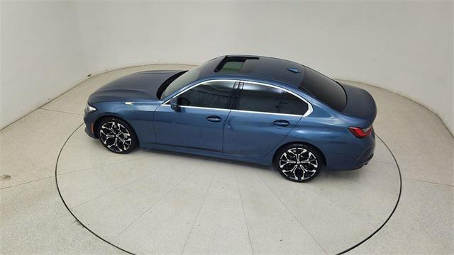 Photo of 2025 Blue BMW 330