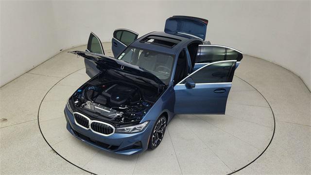 Photo of 2025 Blue BMW 330