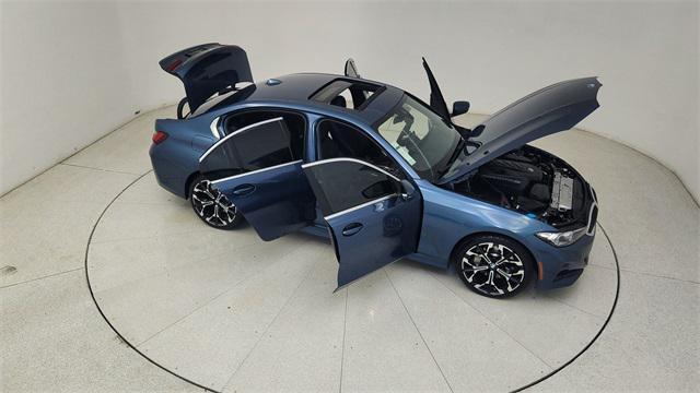 Photo of 2025 Blue BMW 330
