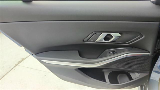 Photo of 2025 Blue BMW 330