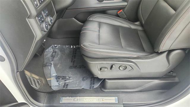 Photo of 2024 Summit White Chevrolet Tahoe