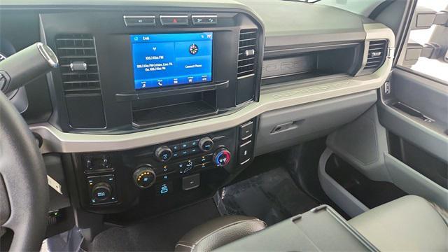 Photo of 2024 Agate Black Metallic Ford F-250