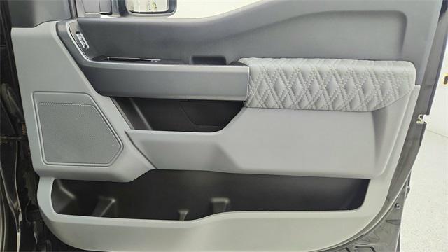 Photo of 2024 Agate Black Metallic Ford F-250