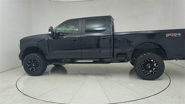 Photo of 2024 Agate Black Metallic Ford F-250