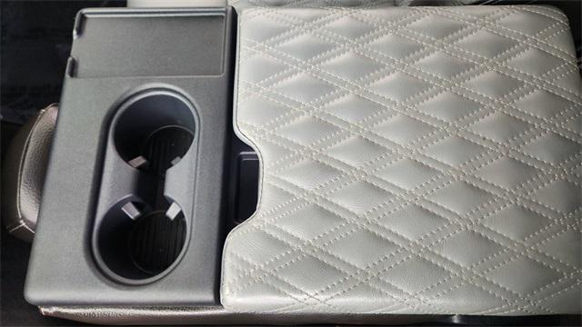 Photo of 2024 Agate Black Metallic Ford F-250