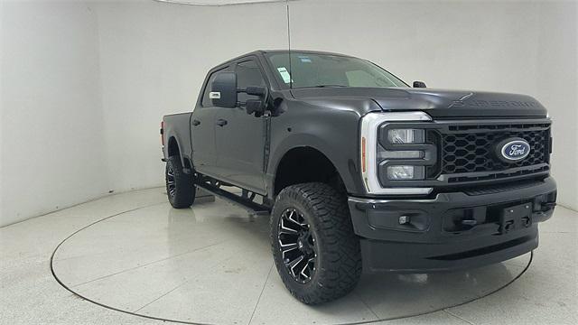 Photo of 2024 Agate Black Metallic Ford F-250