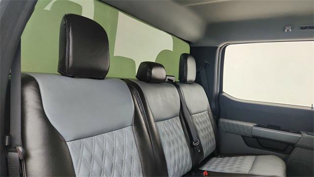 Photo of 2024 Agate Black Metallic Ford F-250