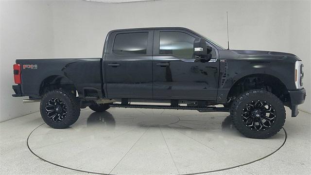 Photo of 2024 Agate Black Metallic Ford F-250