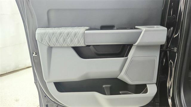 Photo of 2024 Agate Black Metallic Ford F-250