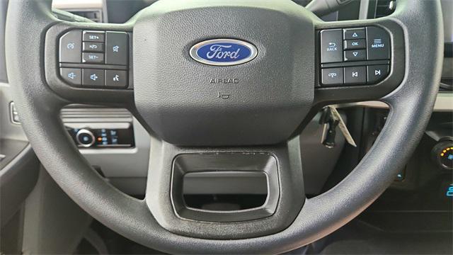Photo of 2024 Agate Black Metallic Ford F-250