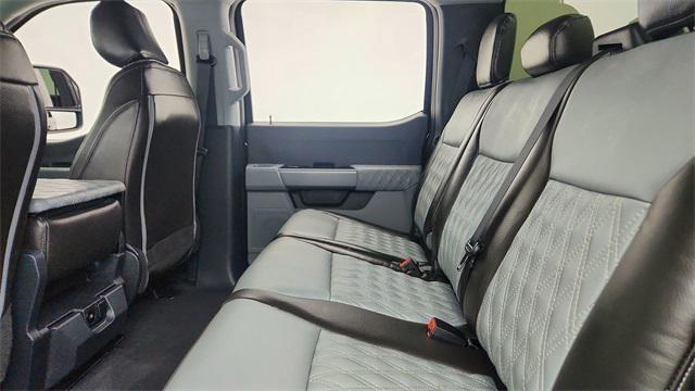 Photo of 2024 Agate Black Metallic Ford F-250