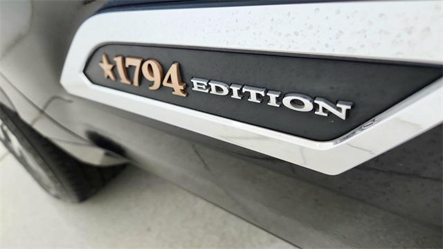 Photo of 2022 Midnight Black Metallic Toyota Tundra