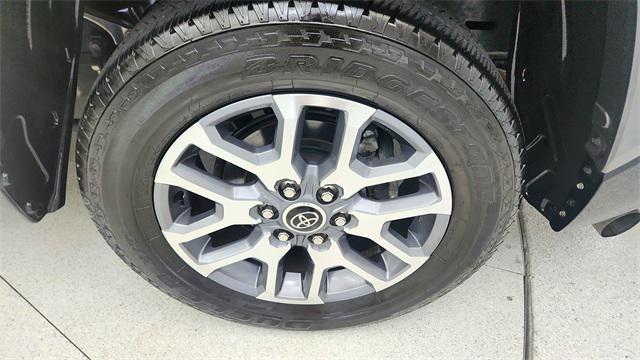 Photo of 2022 Midnight Black Metallic Toyota Tundra